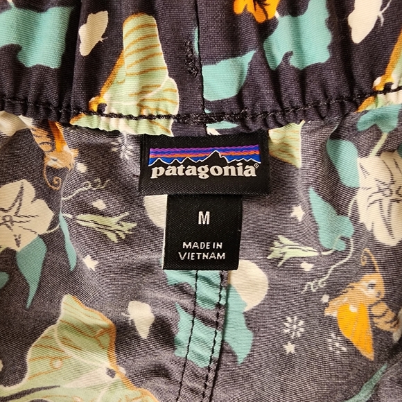 Patagonia Women's Barely Baggies Shorts in the Night Pollinator Moth Floral Med - Picture 2 of 9